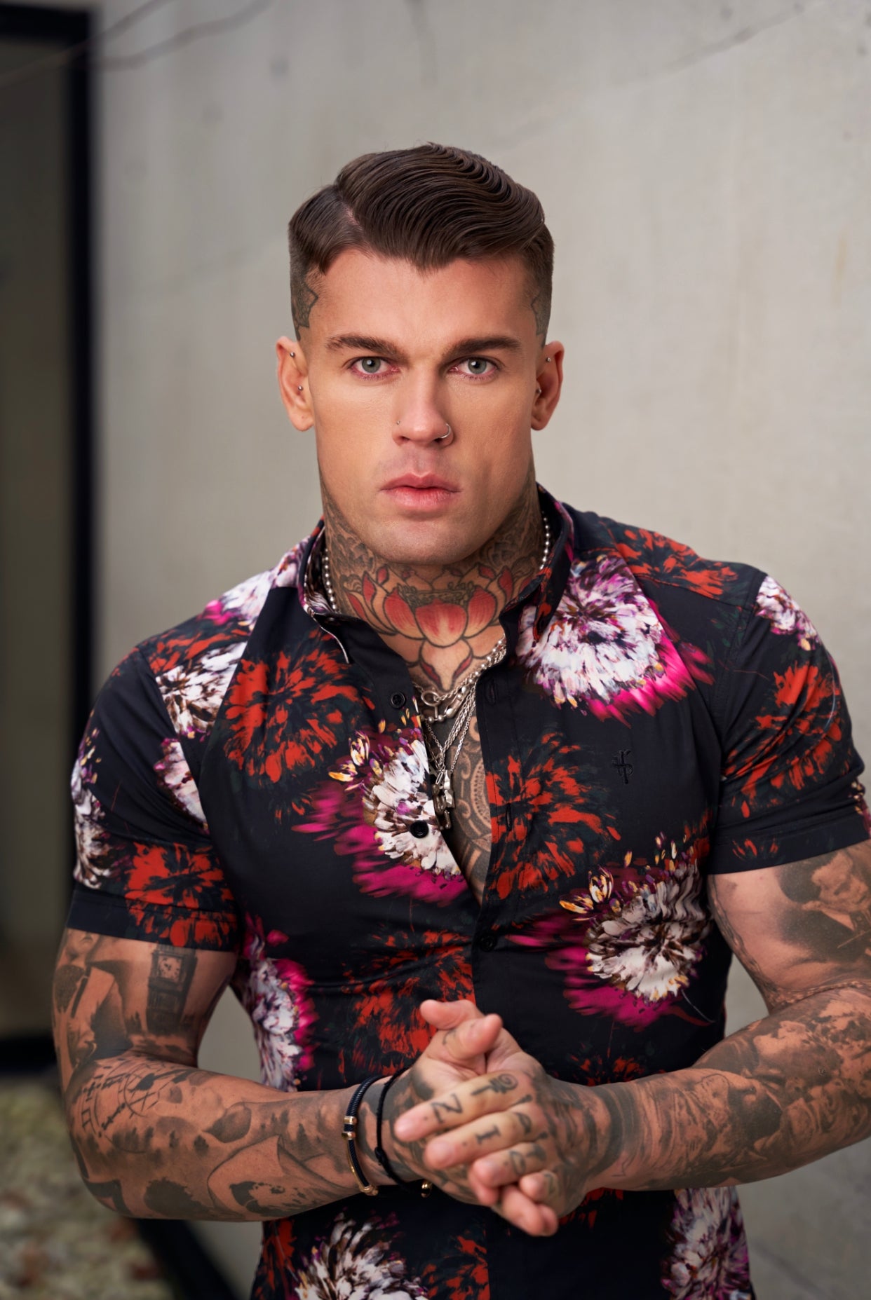 Super Slim Stretch Blurred Flower Print Short Sleeve with Button Down Collar