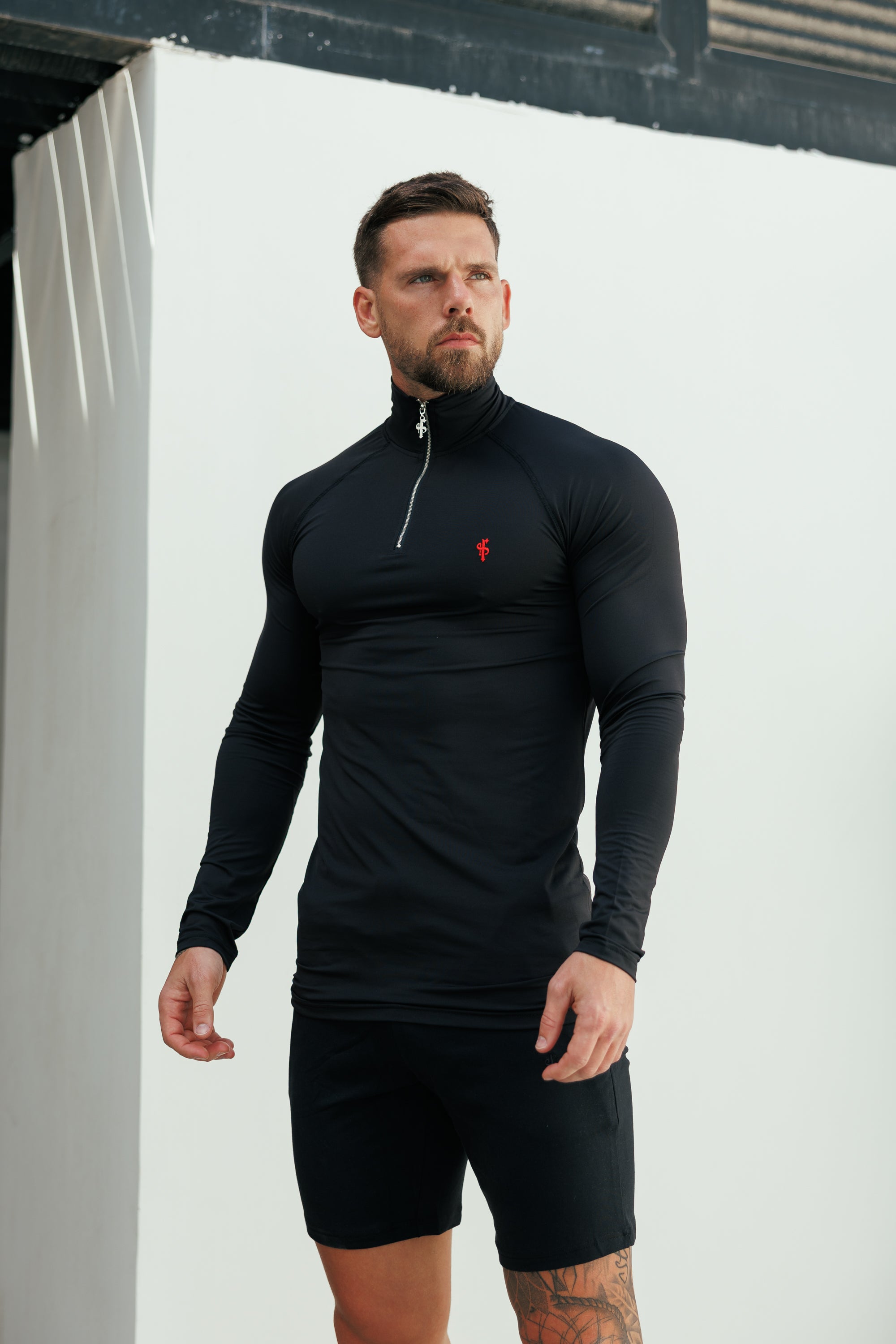 Muscle Fit Long Sleeve Black / Red Half Zip Gym Top - FSH1450