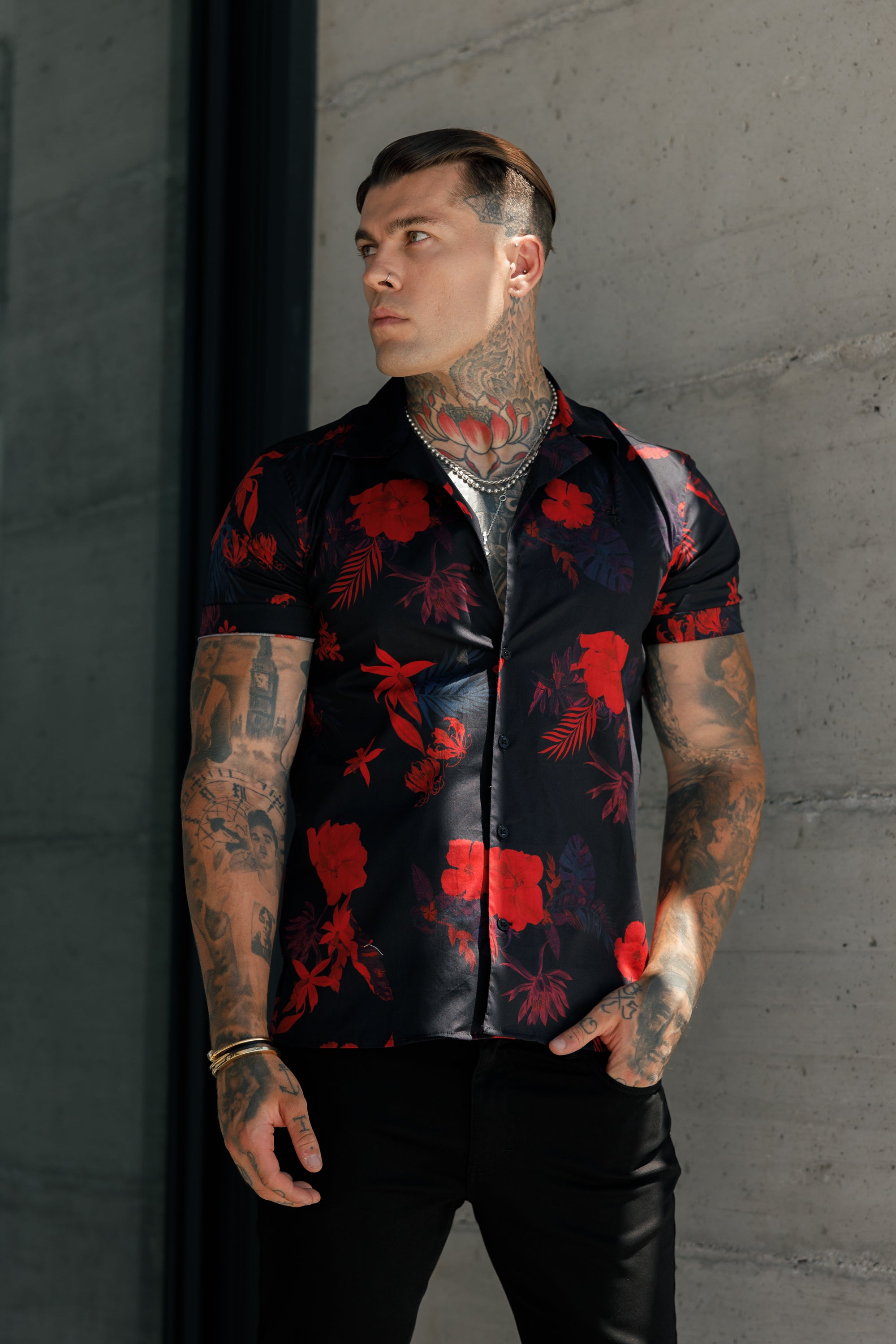 Hawaiian Boxy Black / Red Floral Print Stretch with Revere Collar Short Sleeve - FS994