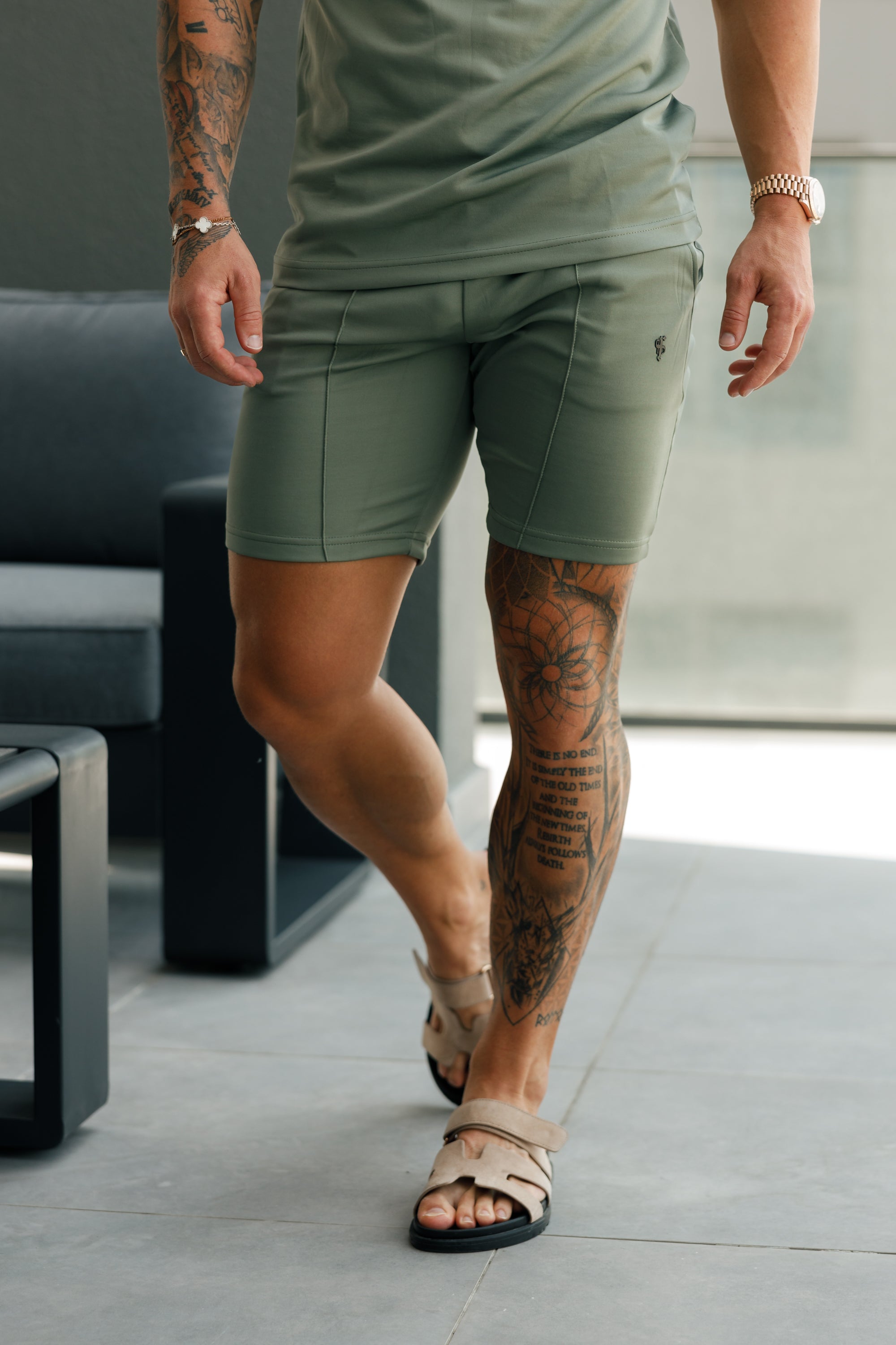 Scuba Olive / Black Crew T Shirt With Zip Detail Short Sleeve - FSH1110