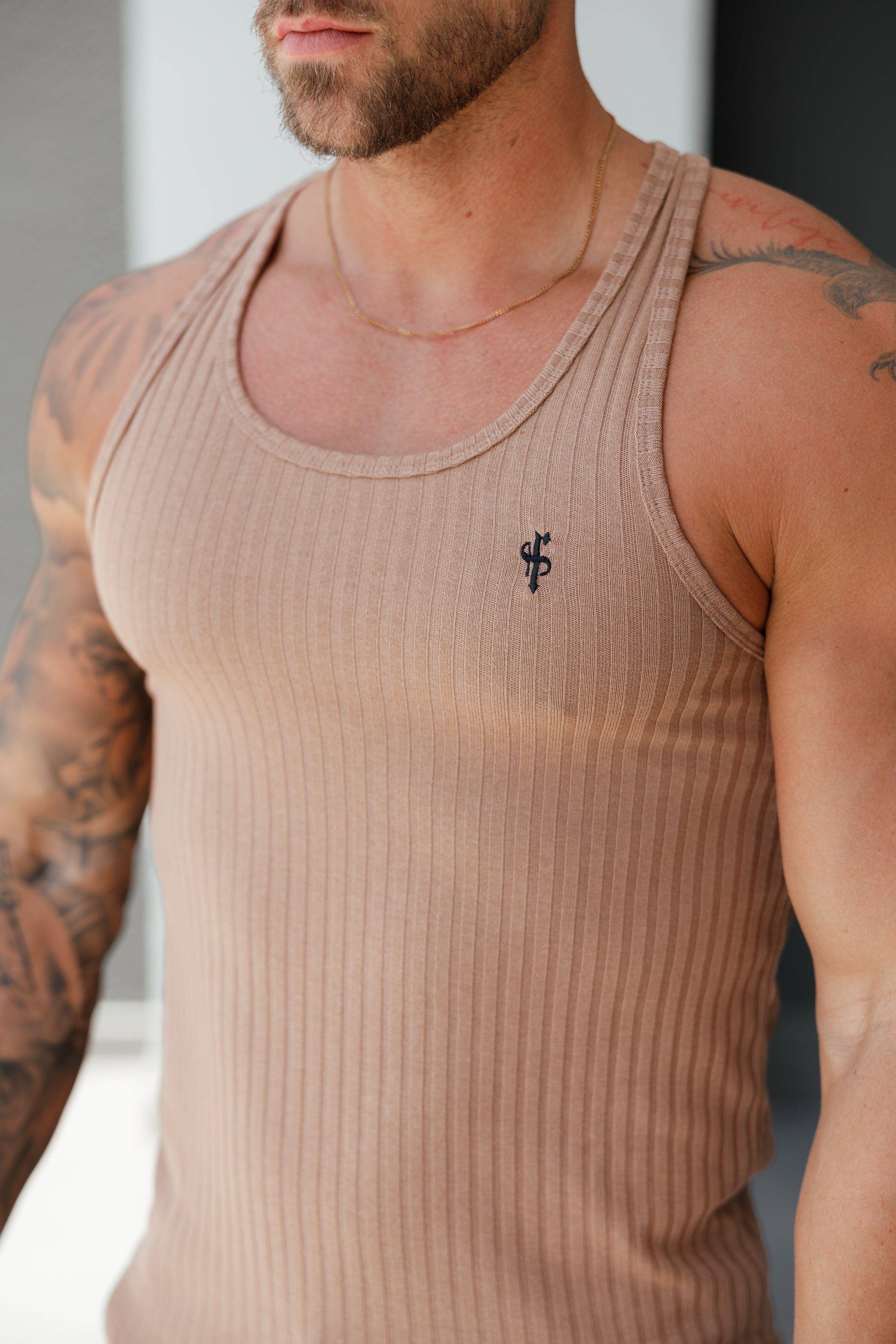 Classic Coffee / Black Ribbed Knit Super Slim Vest - FSH1025