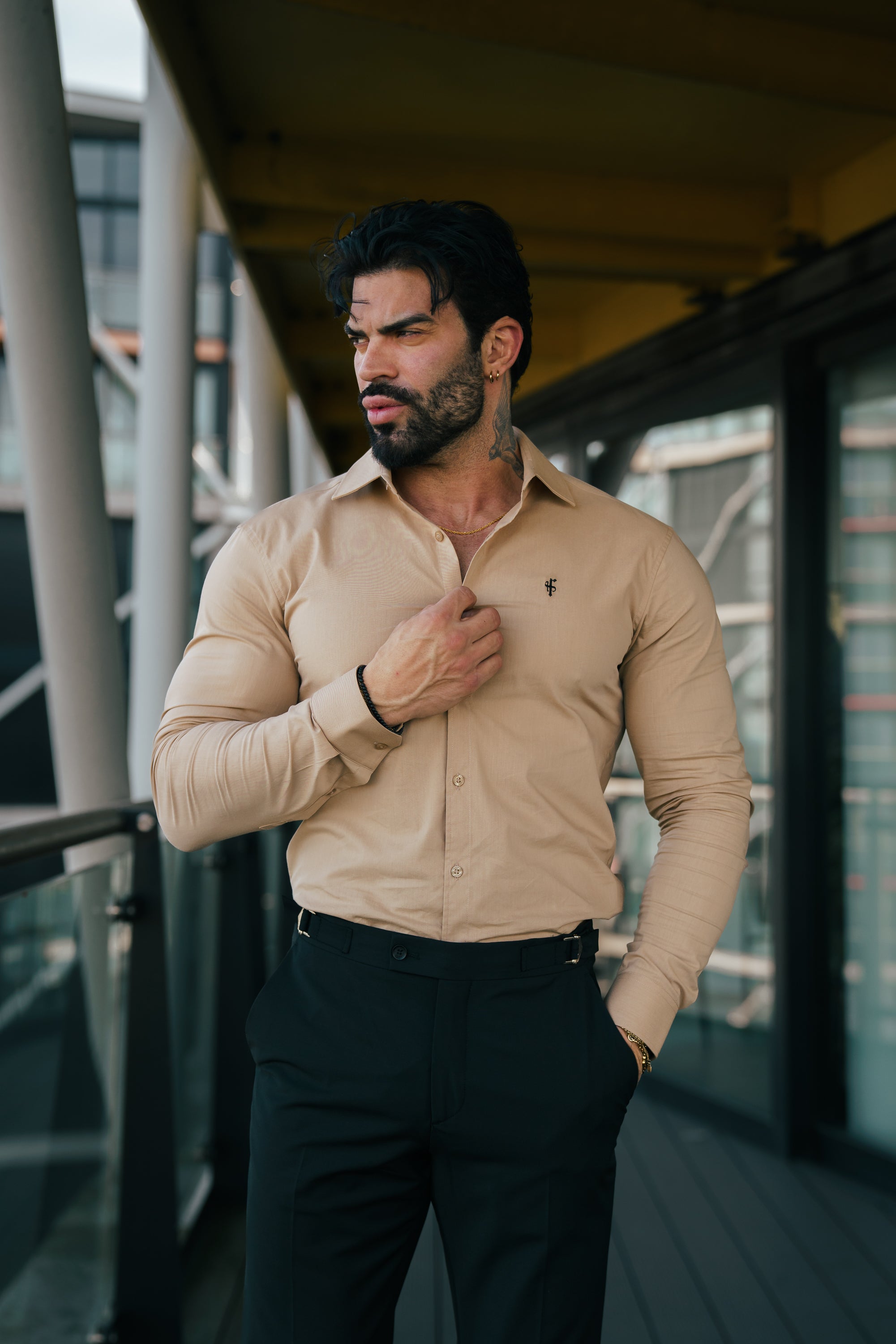 Muscle Fit Advanced Stretch Beige with Cutaway Collar  - FS1166