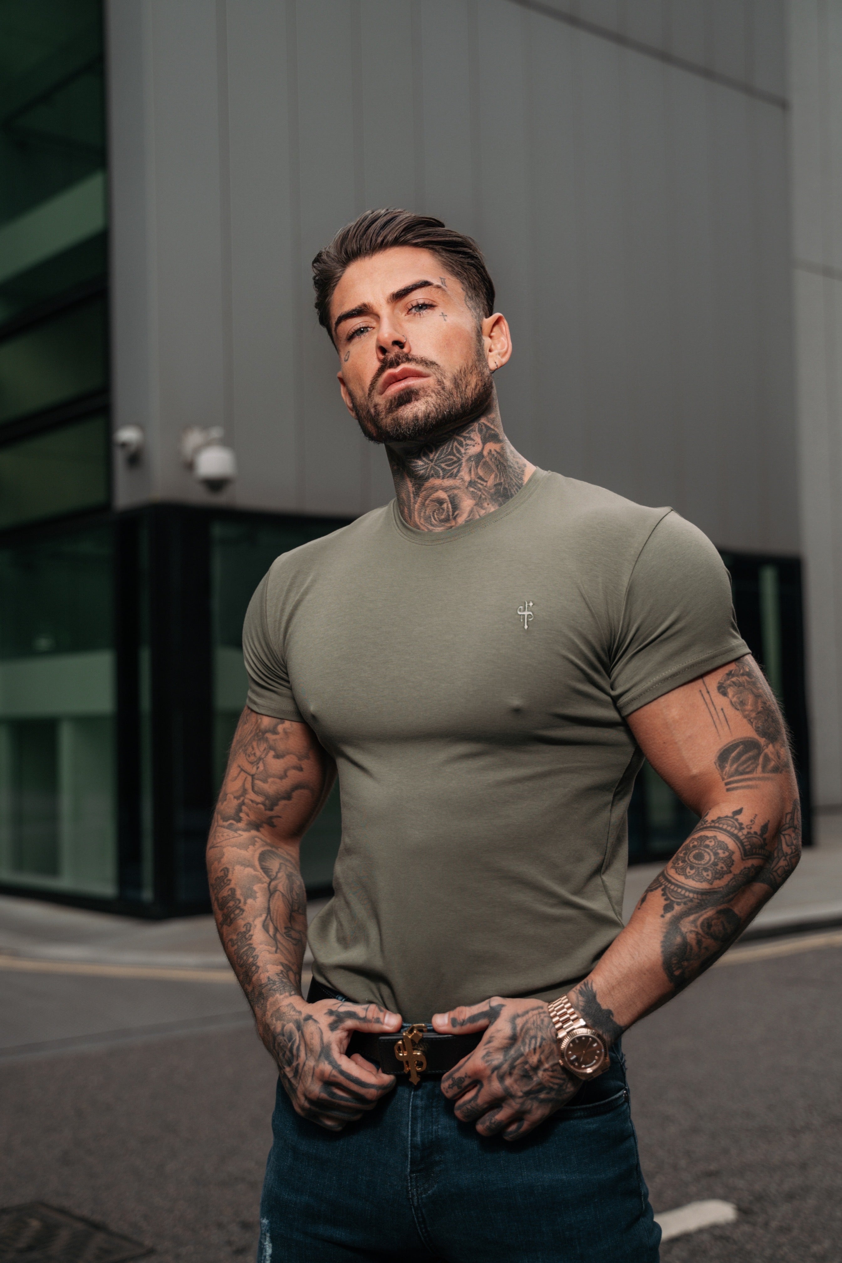 Classic Khaki Tonal Curved Hem Crew T Shirt - FSH928