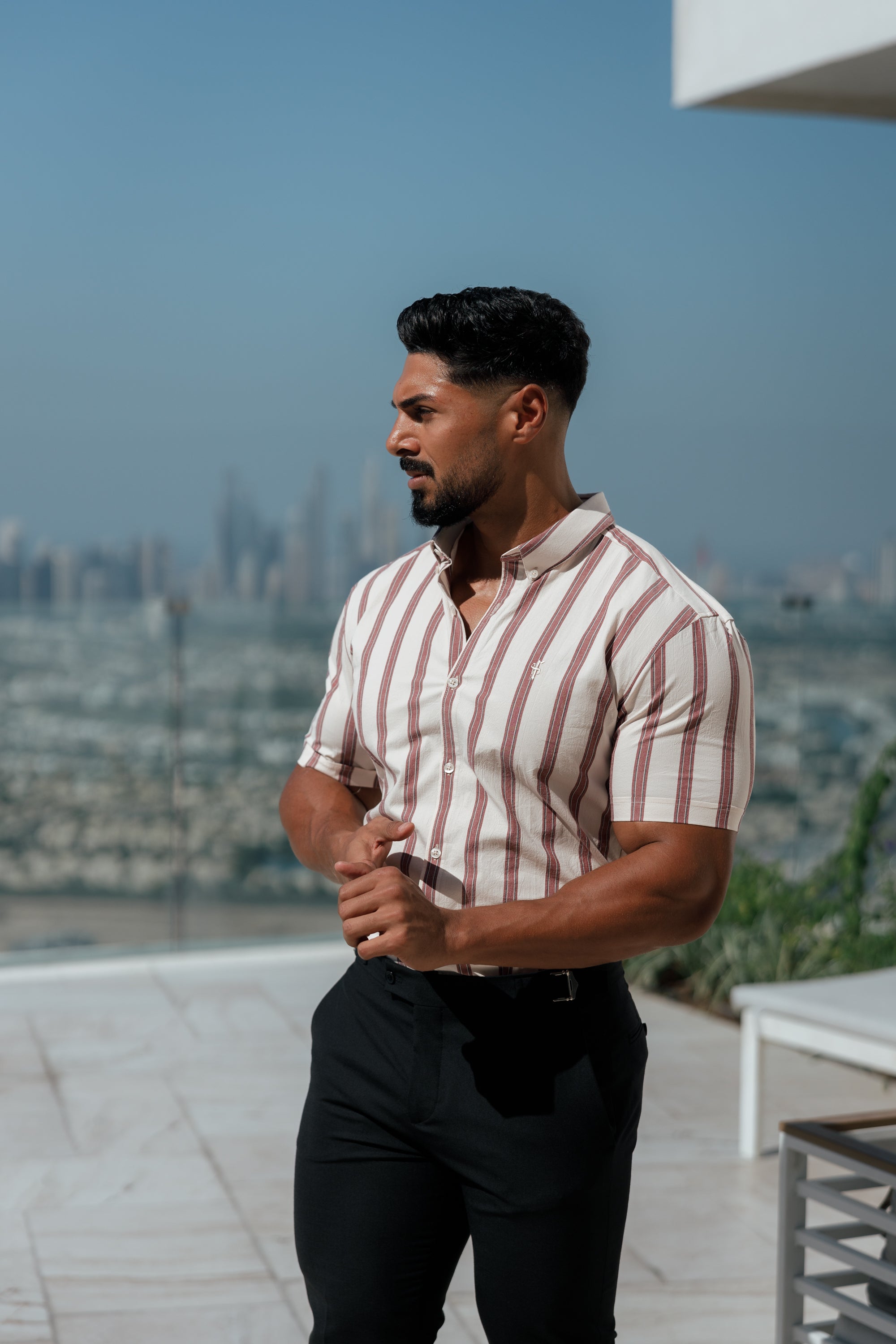 Super Slim Stretch Off White / Burgundy Woven Stripe Short Sleeve with Button Down Collar - FS972