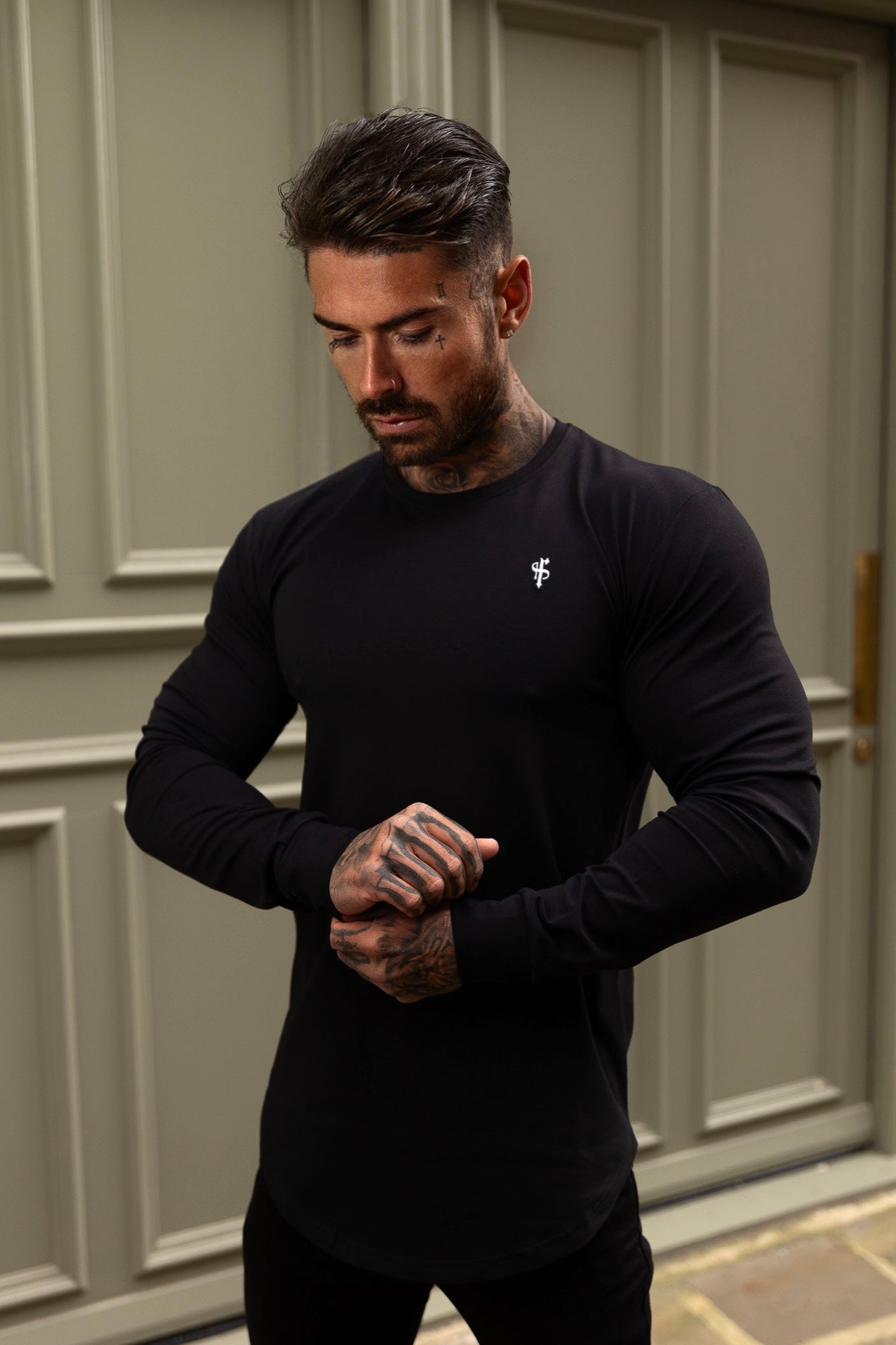 Classic Black / White Tonal Curved Hem Long Sleeve Crew T Shirt - FSH995