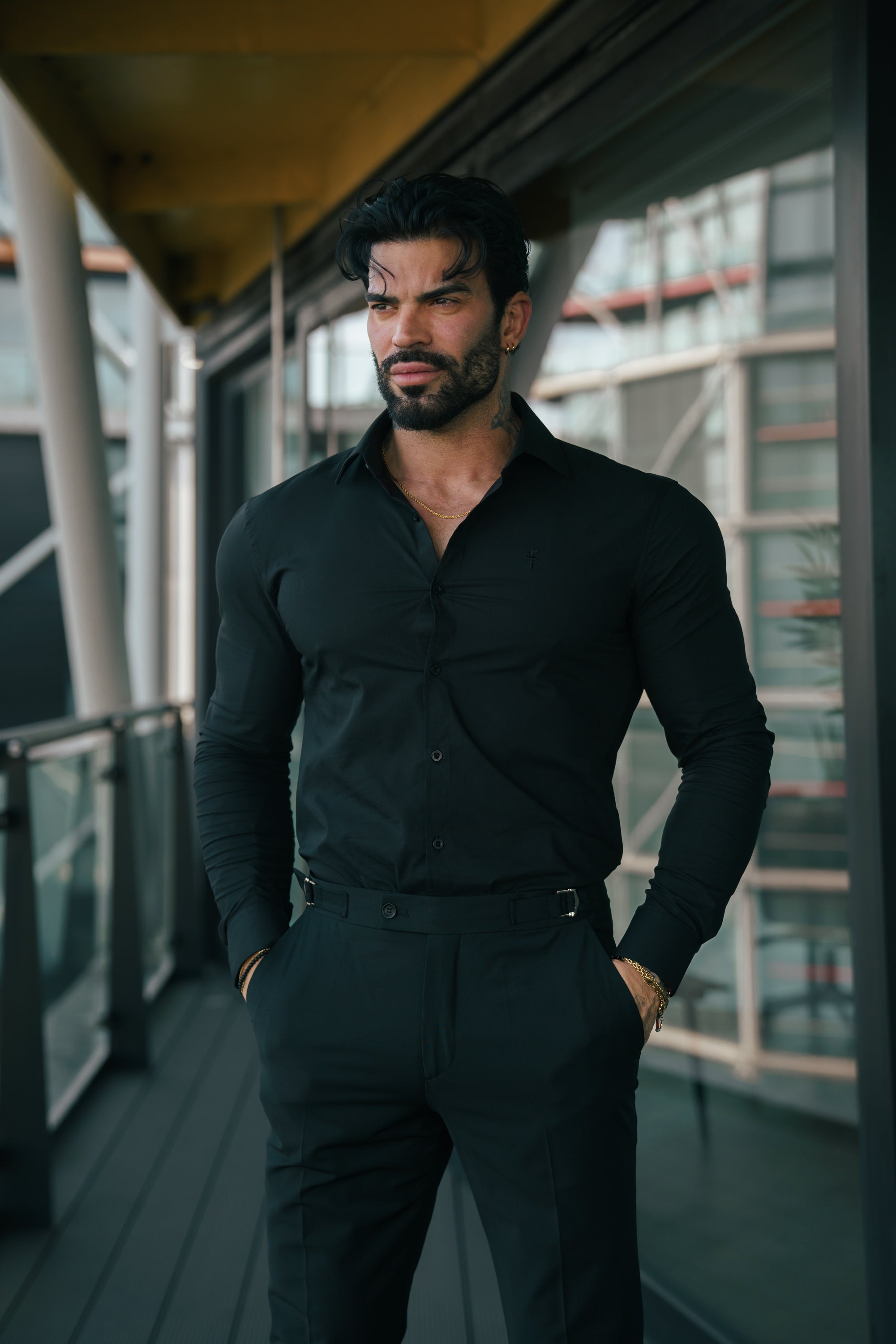 Muscle Fit Advanced Stretch Black Cutaway Collar Shirt  - FS1164