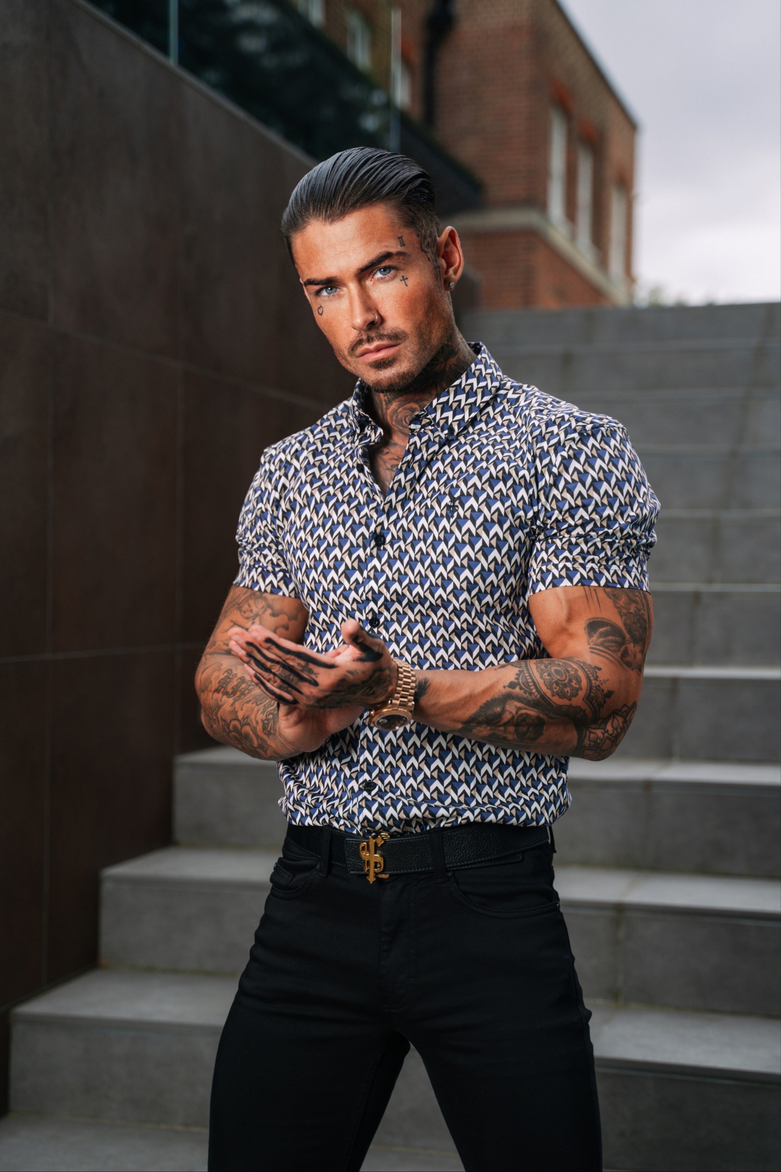 Super Slim Stretch Blue / Beige Chevron Print Short Sleeve with Button Down Collar - FS903