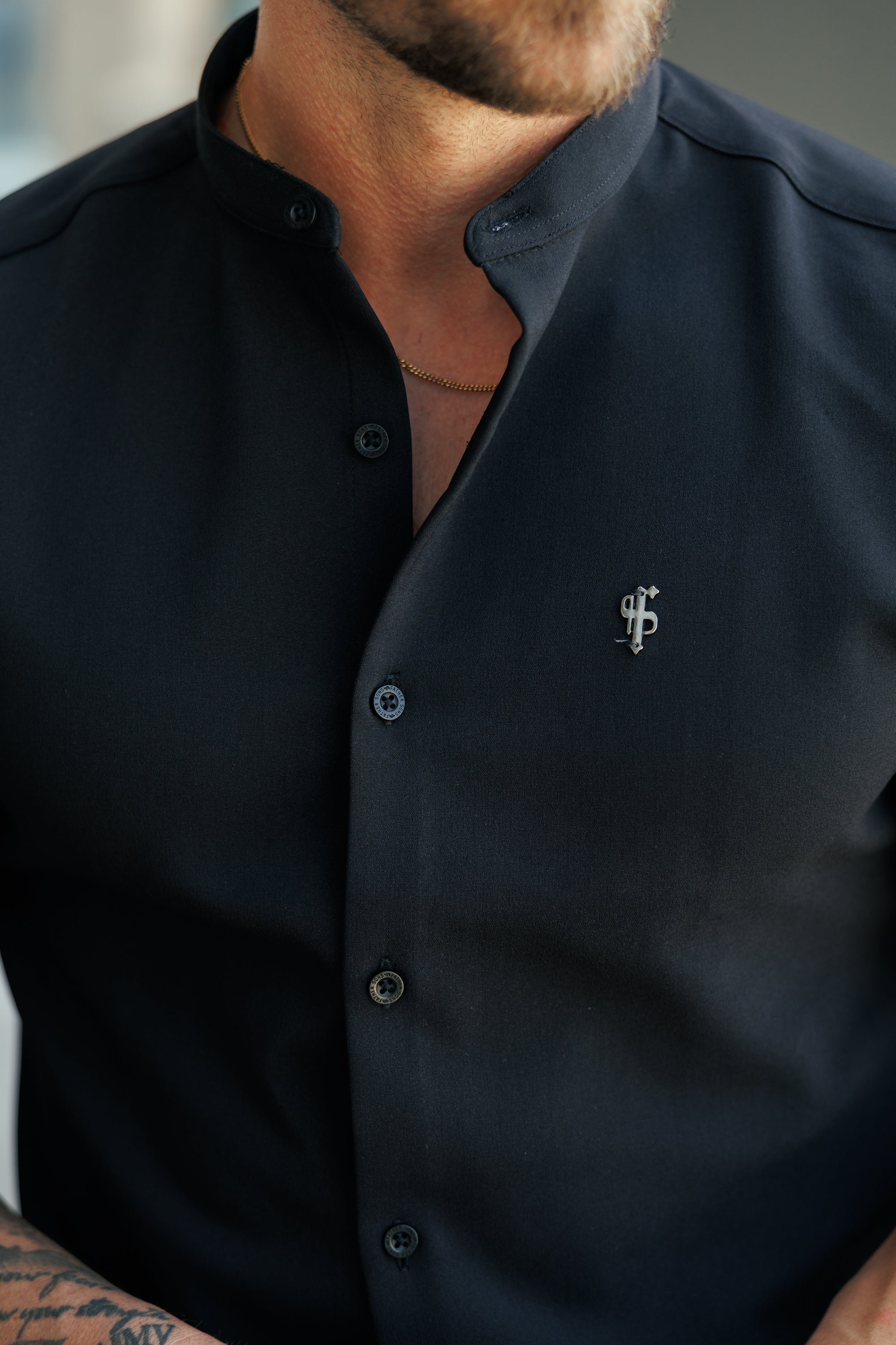 Classic Stretch Black with Grandad Collar and Decal SS - FS1076