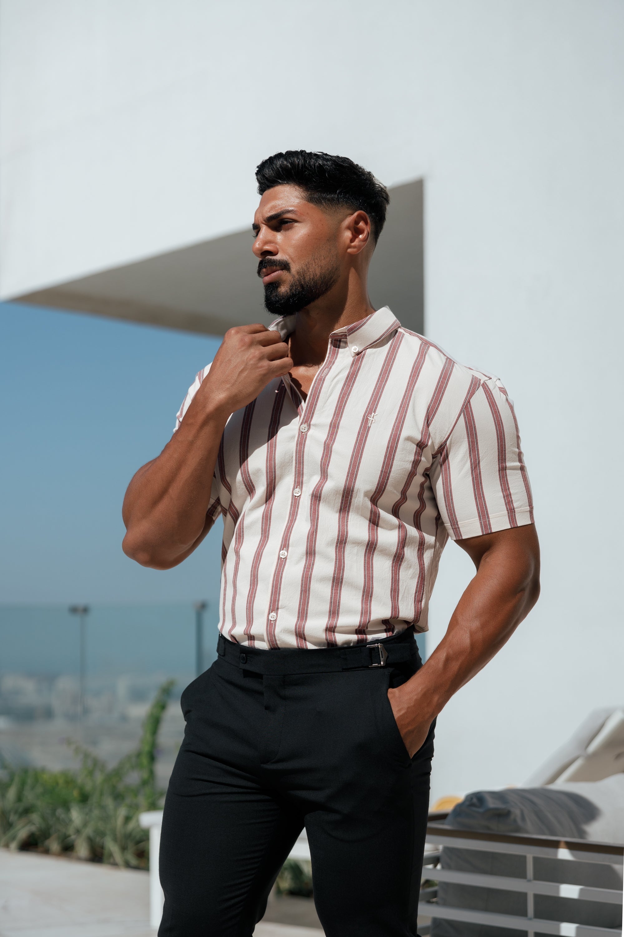 Super Slim Stretch Off White / Burgundy Woven Stripe Short Sleeve with Button Down Collar - FS972