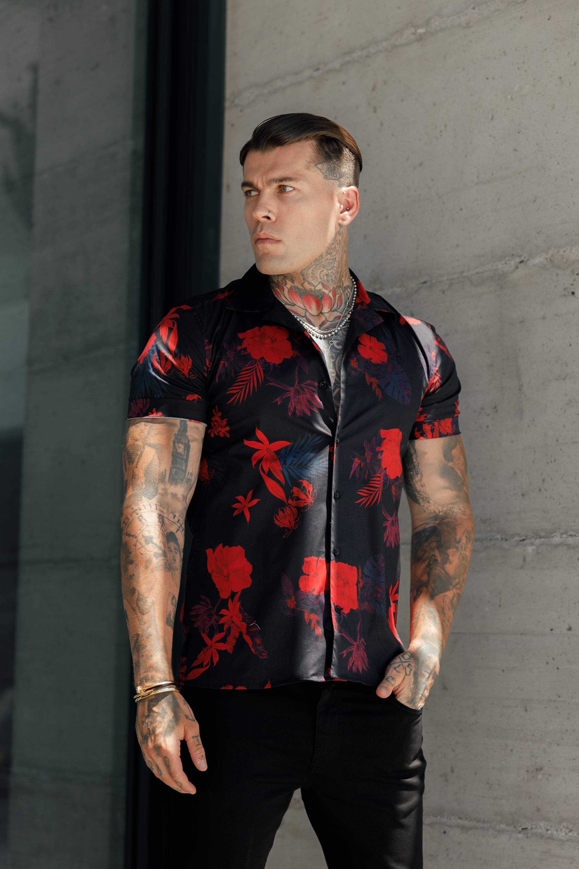 Hawaiian Boxy Black / Red Floral Print Stretch with Revere Collar Short Sleeve - FS994