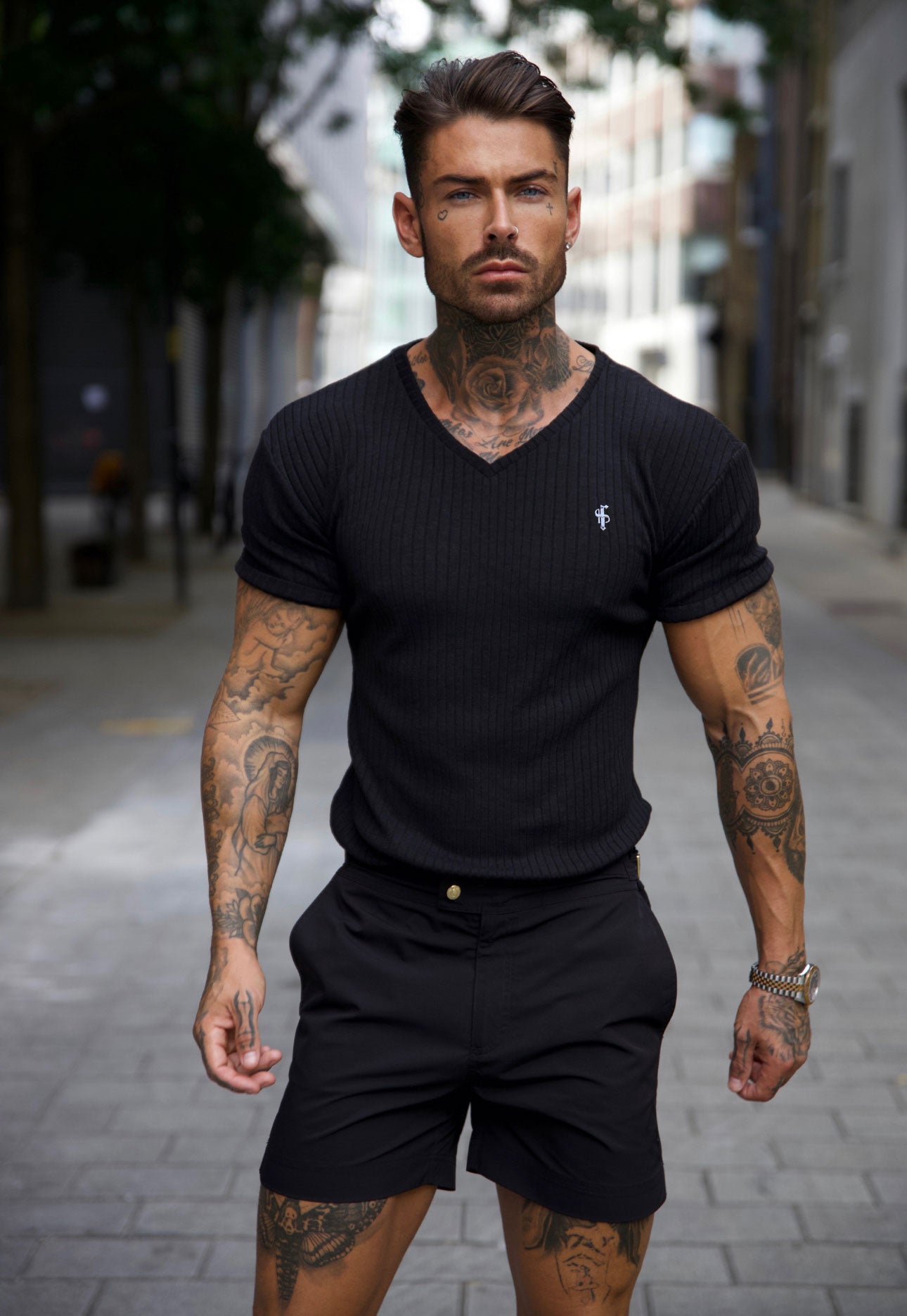 Classic Black / Silver V Neck Ribbed Crew - FSH1124