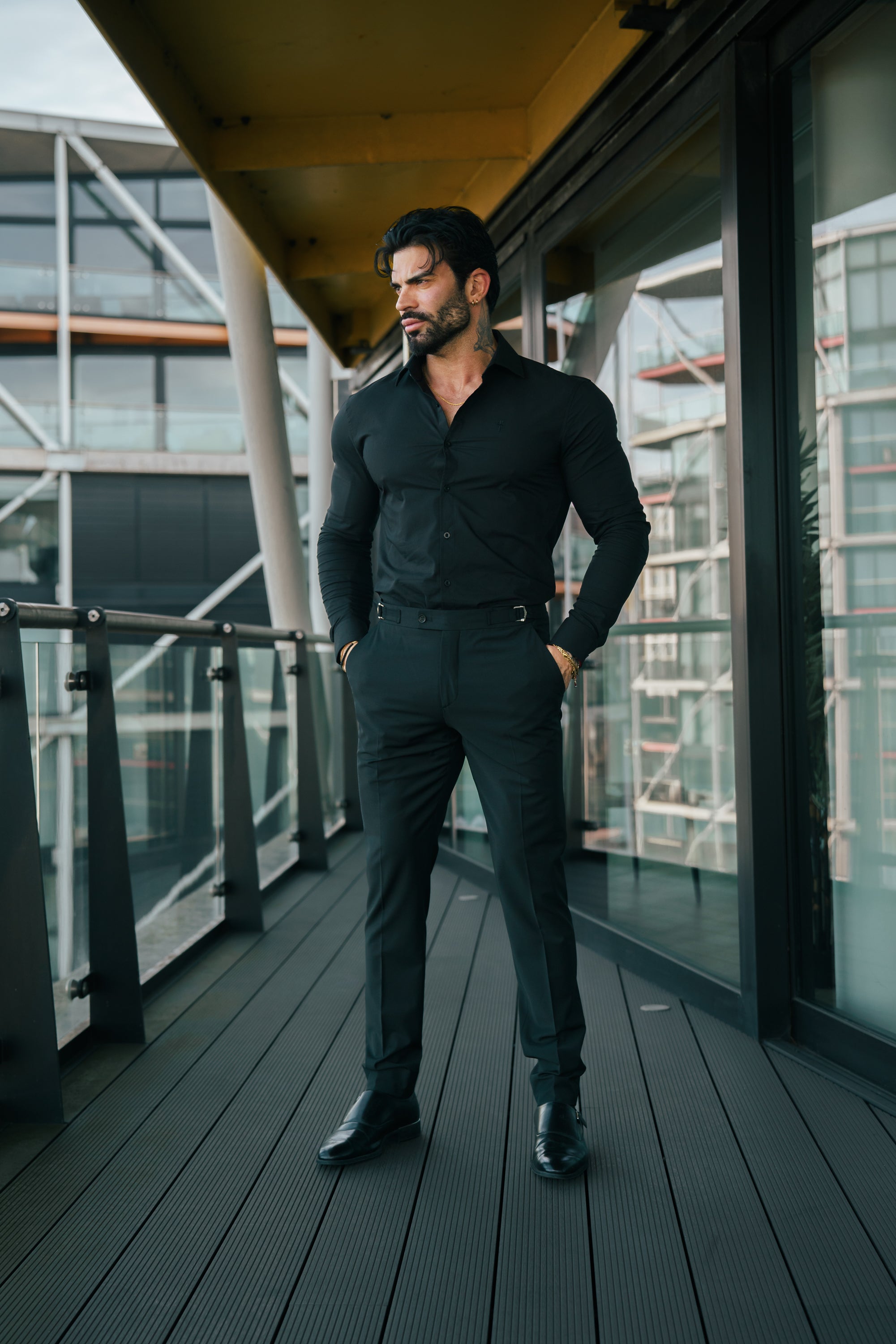 Muscle Fit Advanced Stretch Black Cutaway Collar Shirt  - FS1164