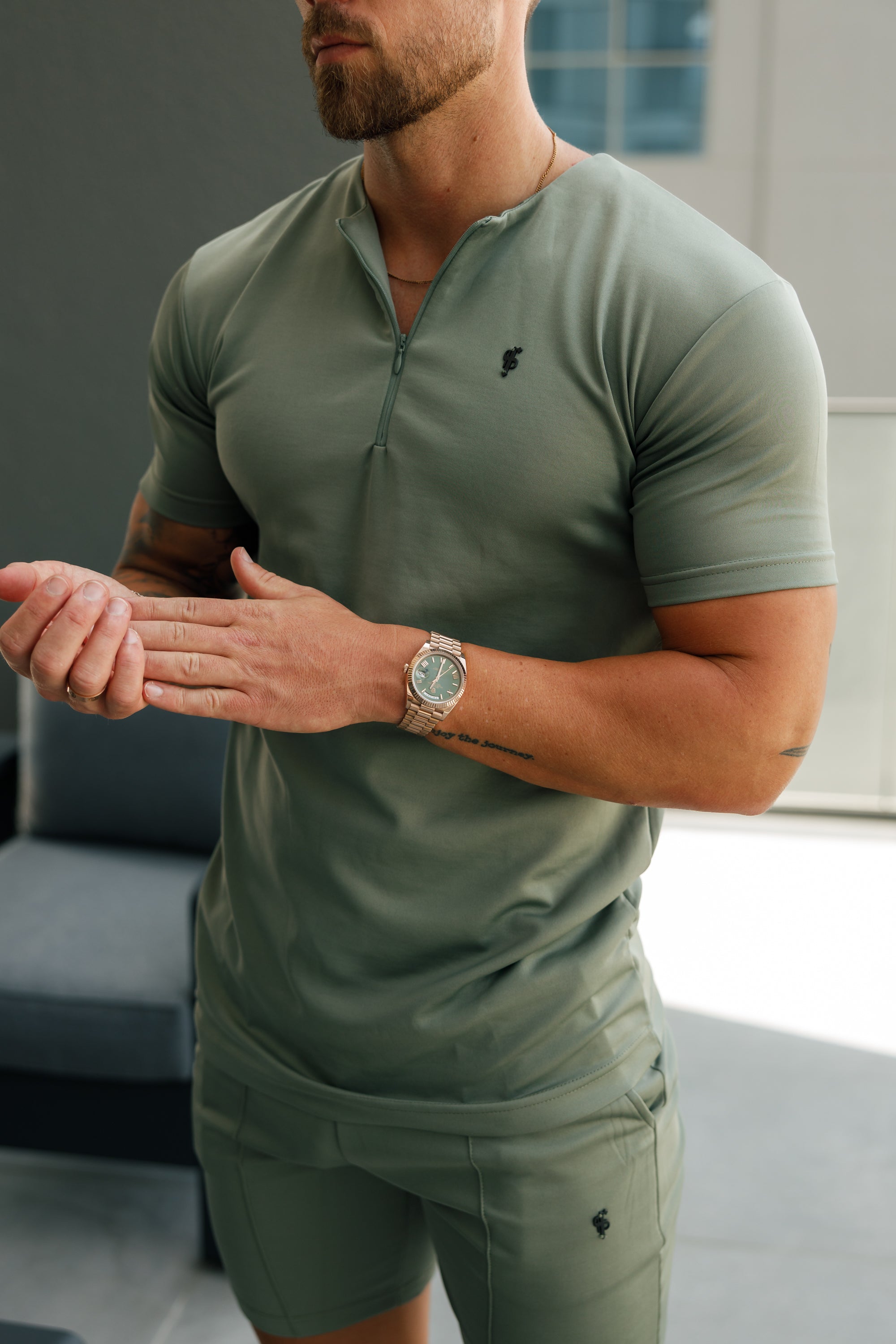 Scuba Olive / Black Crew T Shirt With Zip Detail Short Sleeve - FSH1110