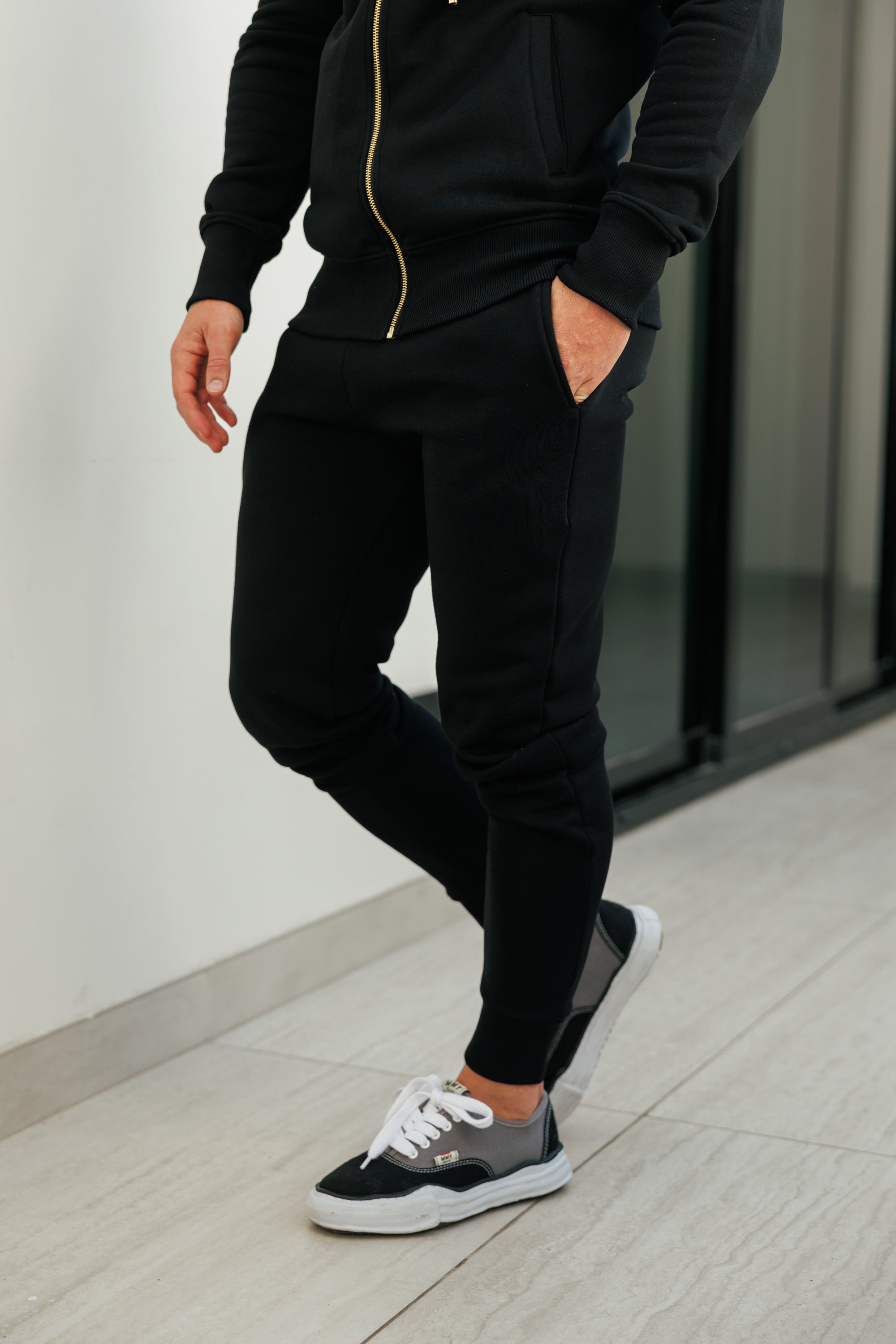 Plain Black Tracksuit Bottoms / No Branding - FSH1439