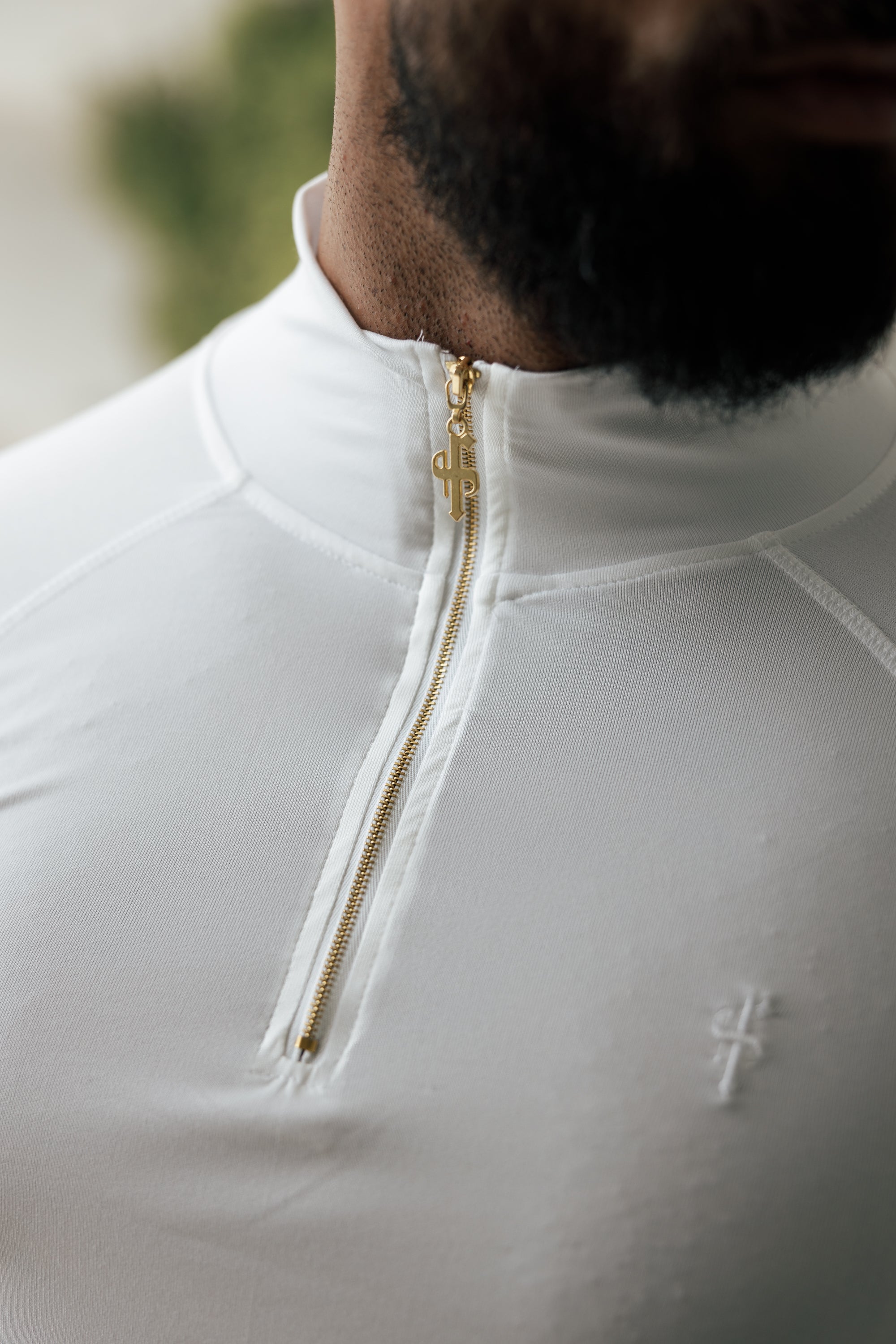 Muscle Fit Long Sleeve White / Gold Half Zip Gym Top - FSH889