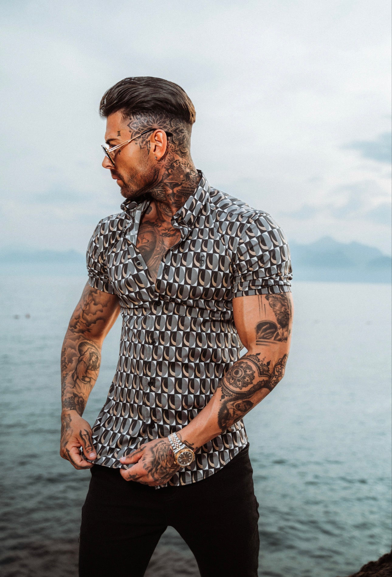 Super Slim Stretch Black Multi Retro Print Short Sleeve with Button Down Collar - FS911