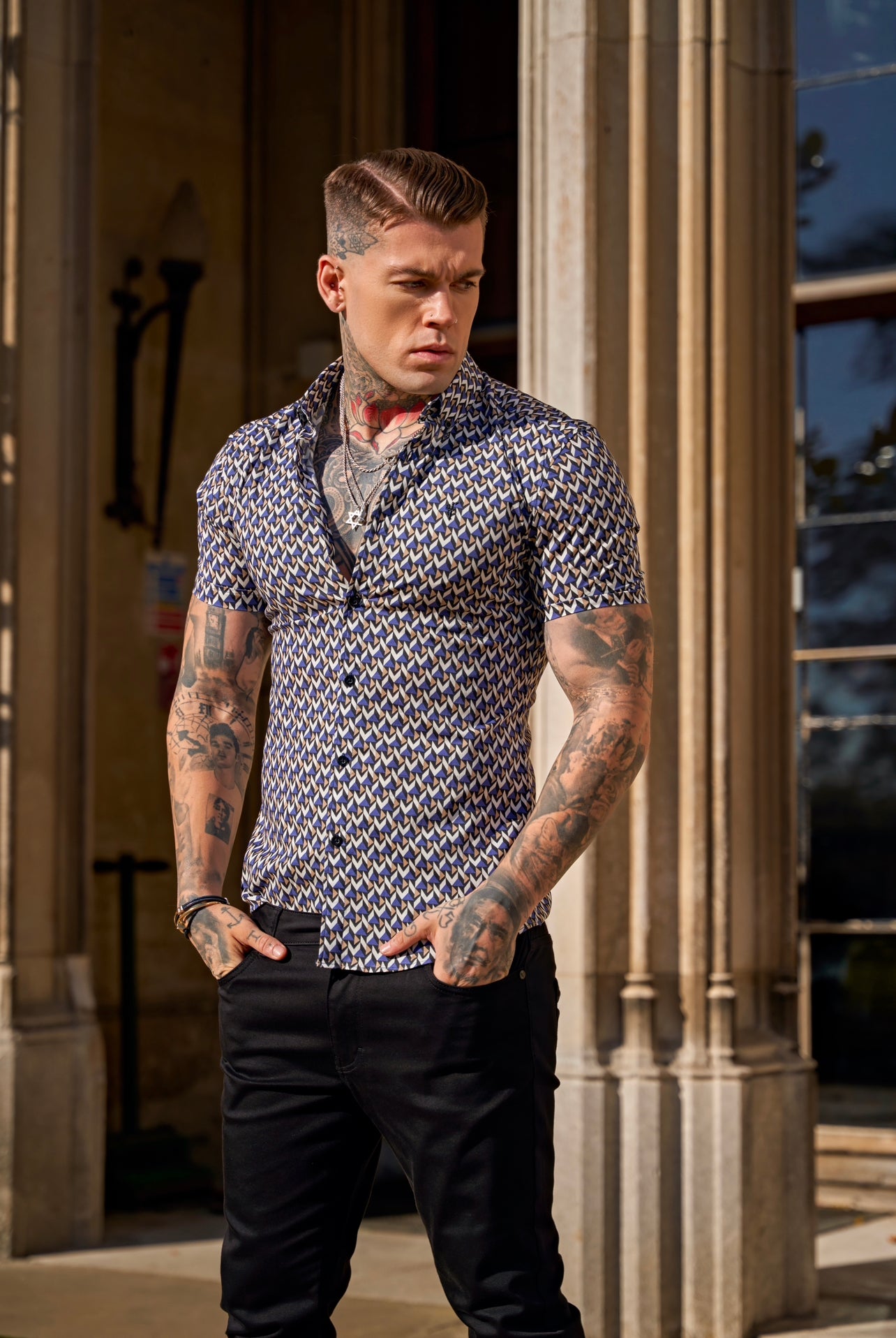 Super Slim Stretch Blue / Beige Chevron Print Short Sleeve with Button Down Collar - FS903