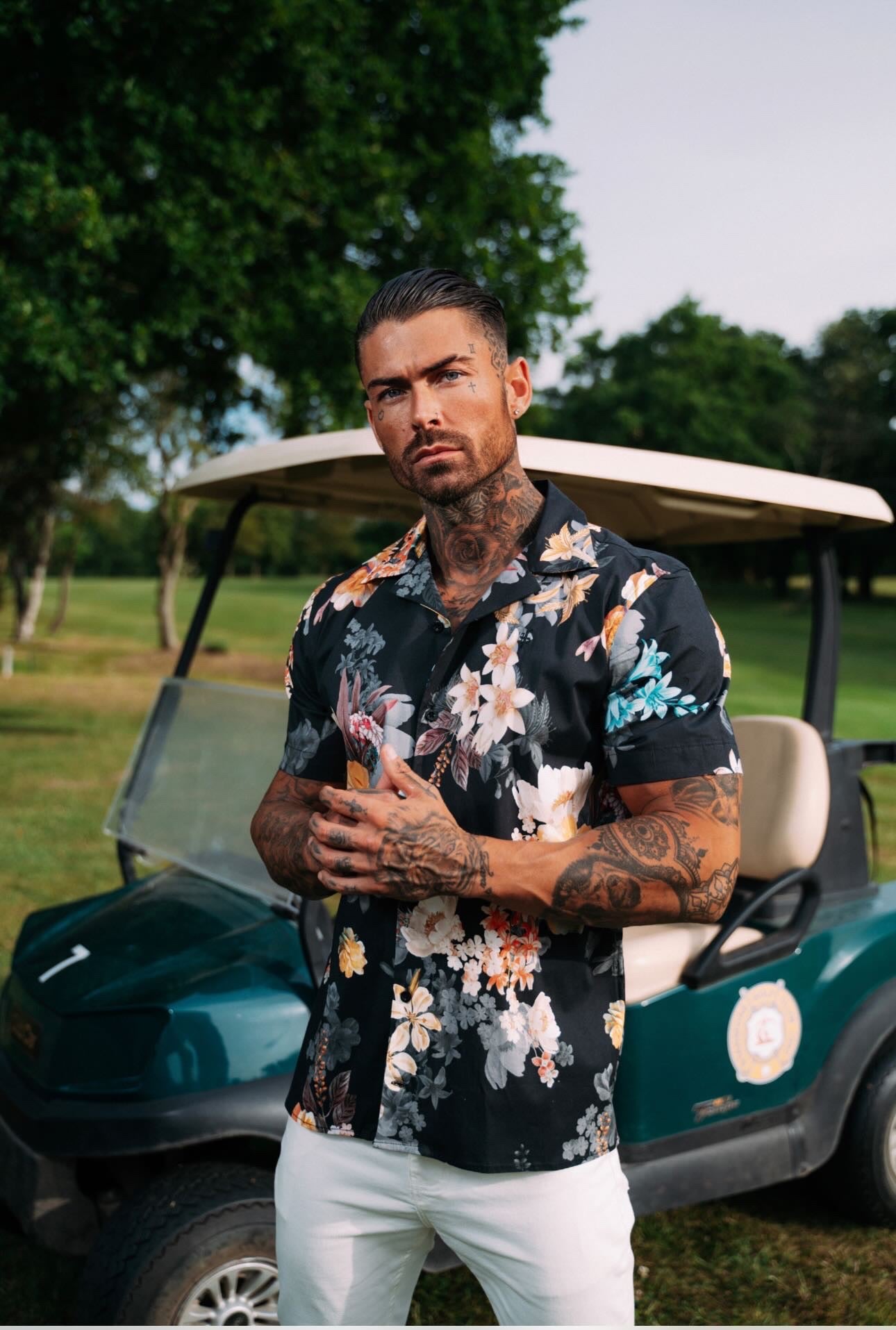 Hawaiian Boxy Black Lily Stretch Print with Revere Collar Short Sleeve - FS946