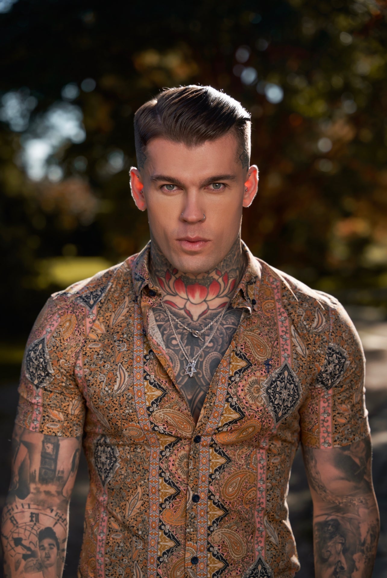 Super Slim Stretch Tan Paisley Print Short Sleeve with Button Down Collar - FS891