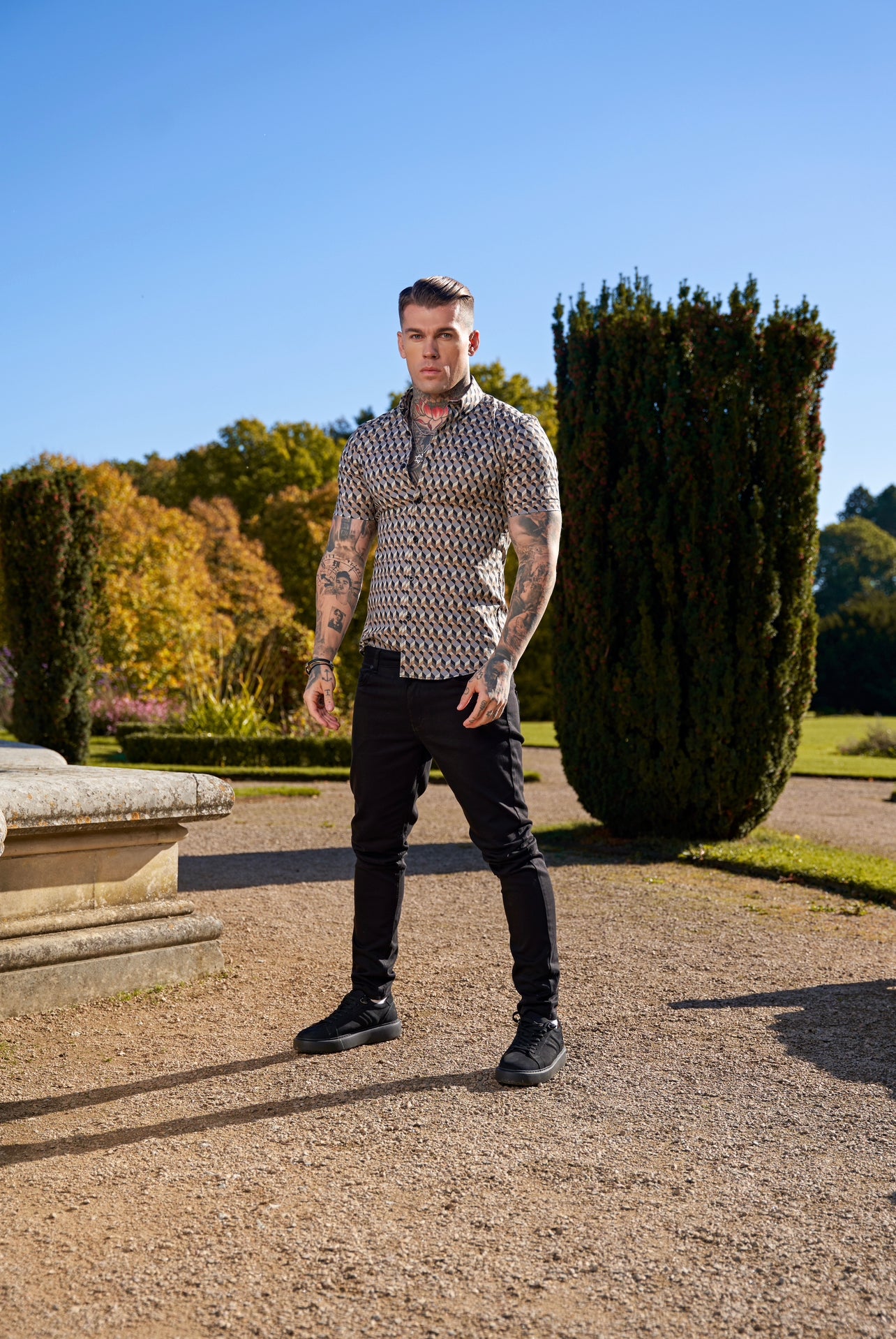 Super Slim Stretch Grey / Beige Chevron Print Short Sleeve with Button Down Collar - FS905