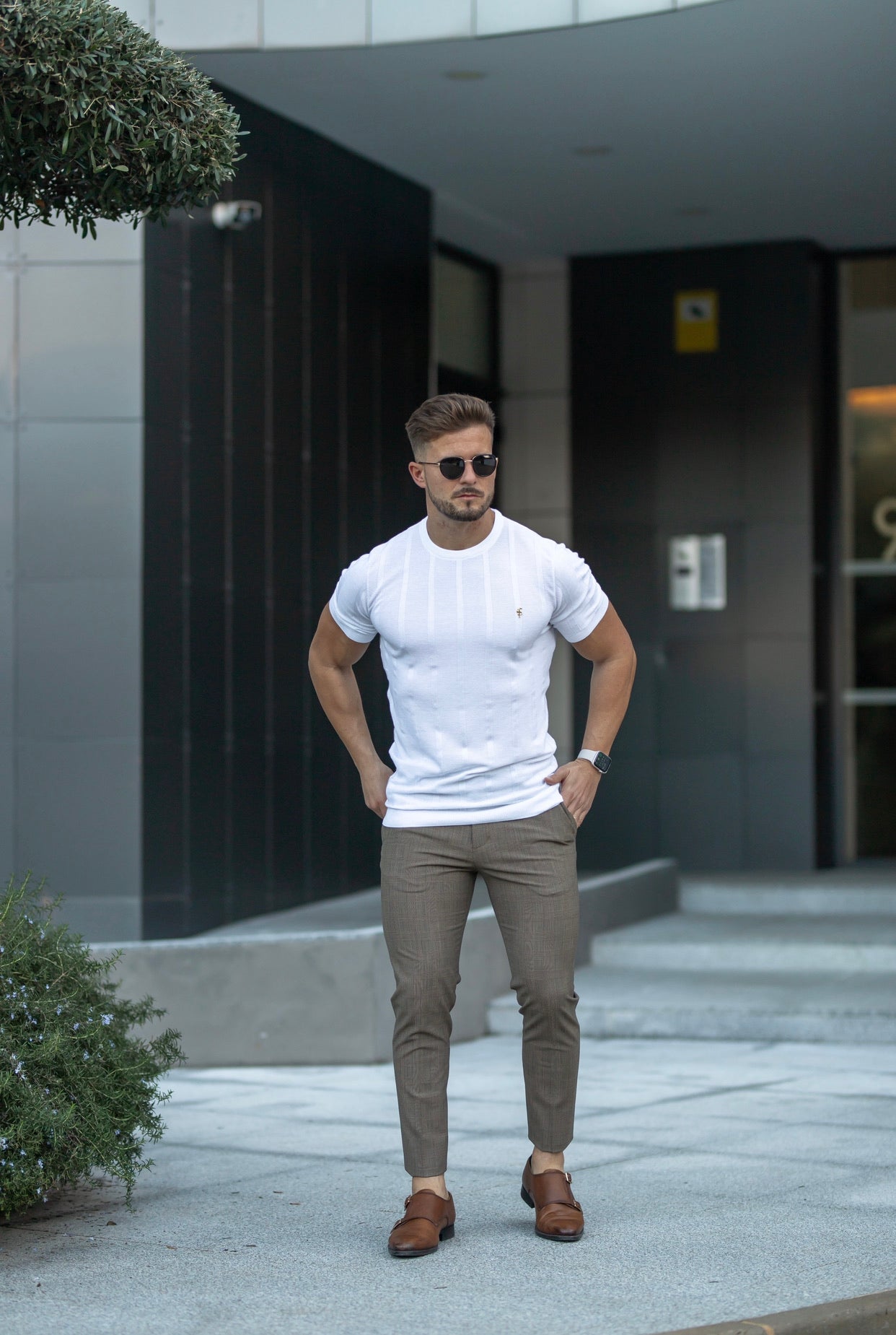 Classic Short Sleeve White Knitted Wide Rib Crew with Gold Emblem - FSH512