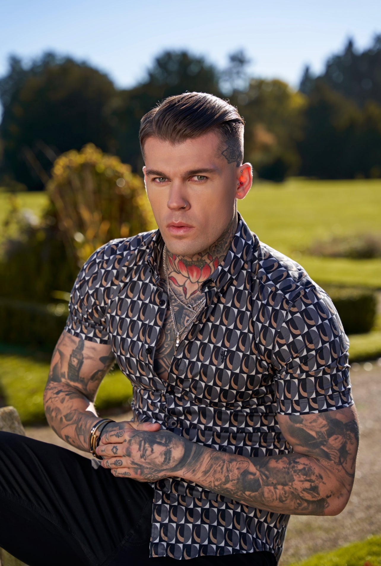 Super Slim Stretch Black Multi Retro Print Short Sleeve with Button Down Collar - FS911