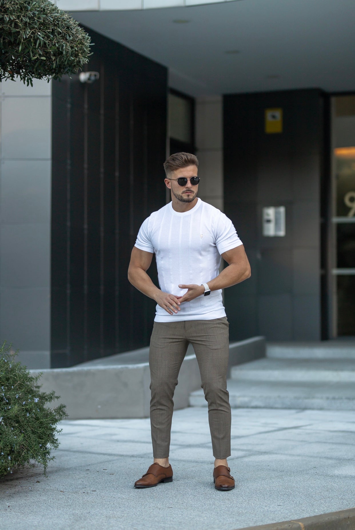 Classic Short Sleeve White Knitted Wide Rib Crew with Gold Emblem - FSH512