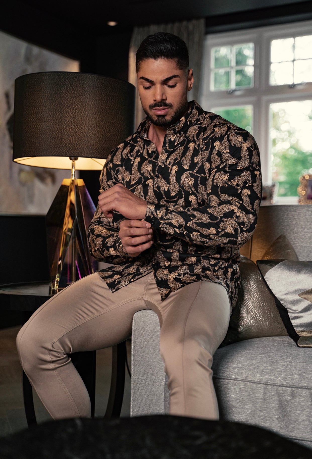 Super Slim Stretch Black / Tan Cheetah Print Long Sleeve with Button Down Collar - FS795