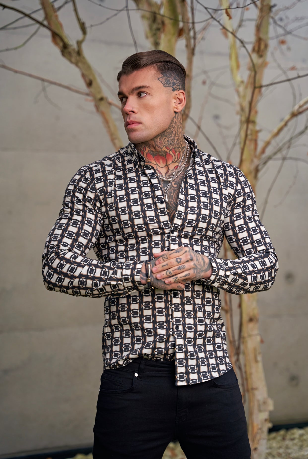 Super Slim Stretch Black / Cream / Taupe Link Print Long Sleeve with Button Down Collar - FS848